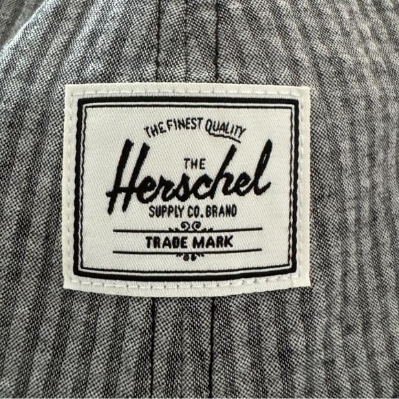 Herschel Supply Company ‘Henderson’ Bucket Hat Charcoal striped S/M Streetwear - Picture 8 of 8